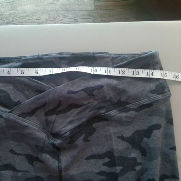 PINK BY VICTORIA SECRET Cross Waist Flair (Yoga) Camo Pants XL - Picture 6 of 8
